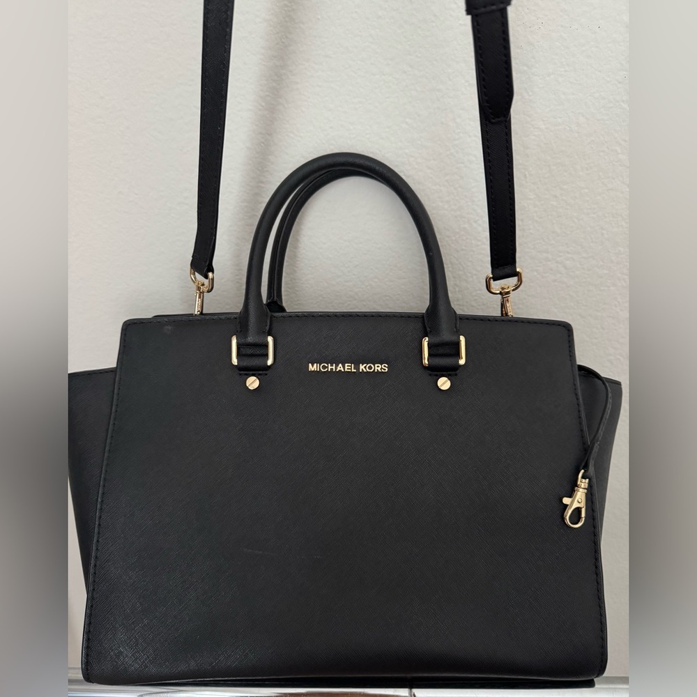 Michael Kors black bag, super clean, like new👌👌👌😍😍 - Picture 15 of 16